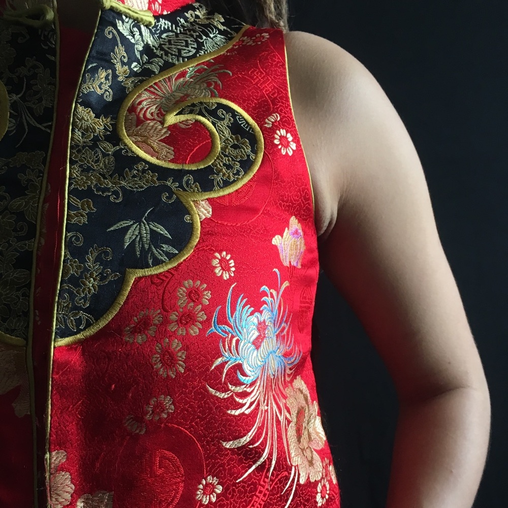 Red oriental top